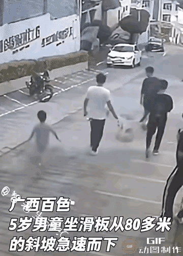 80米斜坡冲下的滑板车，撞出了比速度更珍贵的东西谁能想到，