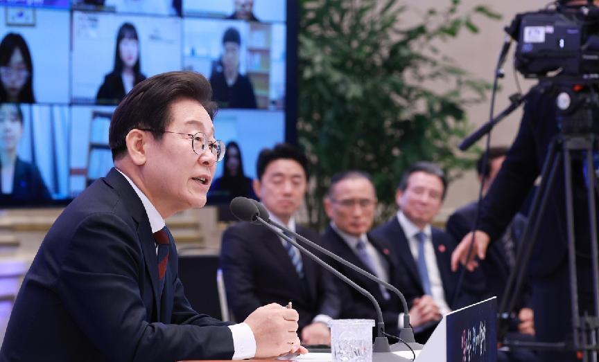 中方不必留座，李在明9月行程要凉，王毅挂断电话，送韩国一句话。伴随时光流转，我国