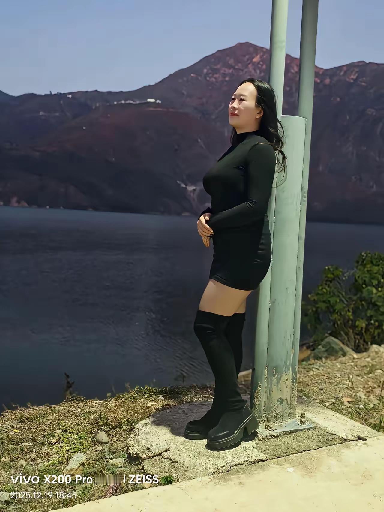 离了十几年的婚姻，最终走到了尽头。留下悲伤。