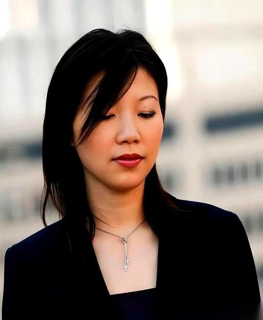 1995年，深圳。东家卓运连把干了两年的保姆梁彩端叫到跟前，语气平静地扔下一句话