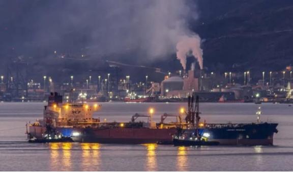 中国绝对不能小瞧日本。二战期间，美国轰炸东京，B29投射1万颗炸弹损失147架飞