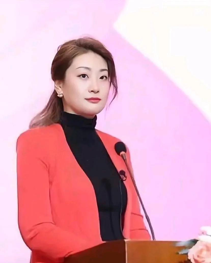 这么多年，感觉宗馥莉一直是独自在奋战！施幼珍生宗馥莉时也就33岁，身体允许再生，