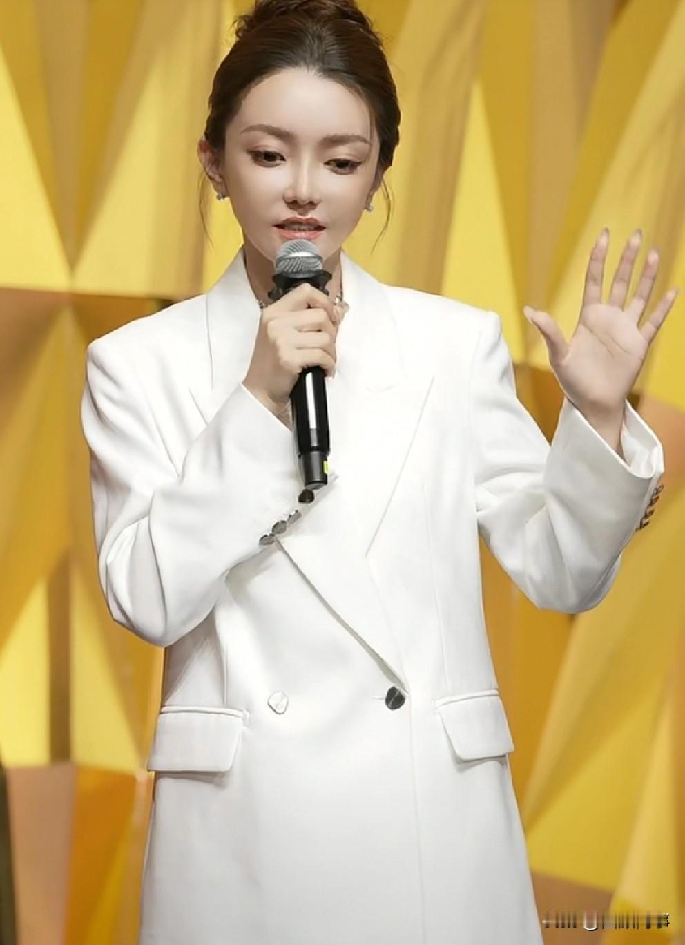 T佑已向ks官方转账300万为崔阿扎首秀推流量！