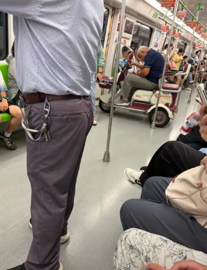 不好意思，请问一下，这个是怎么上地铁的？