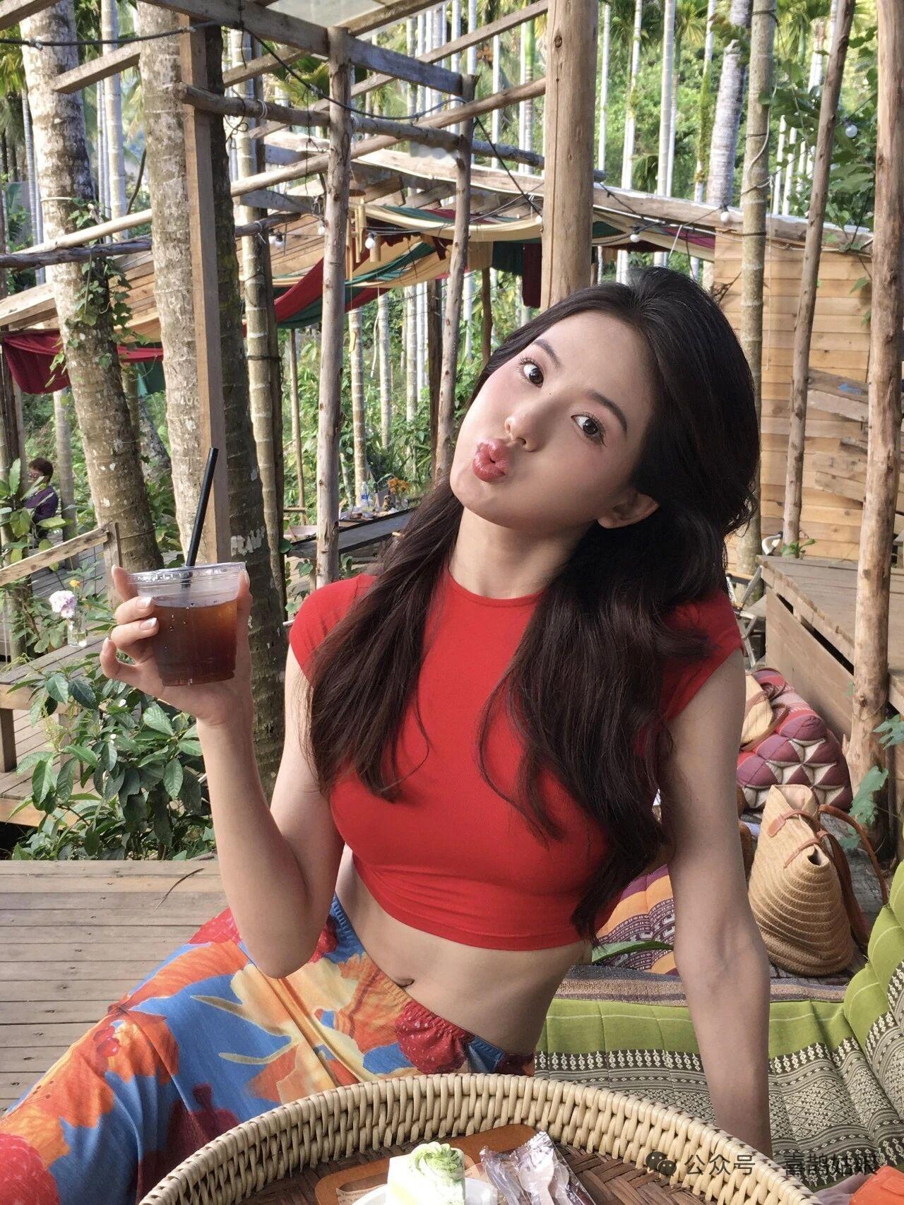 有人追求小资，我单追求土气。土里长出的菜，土里养大的人，最懂生活的本味。