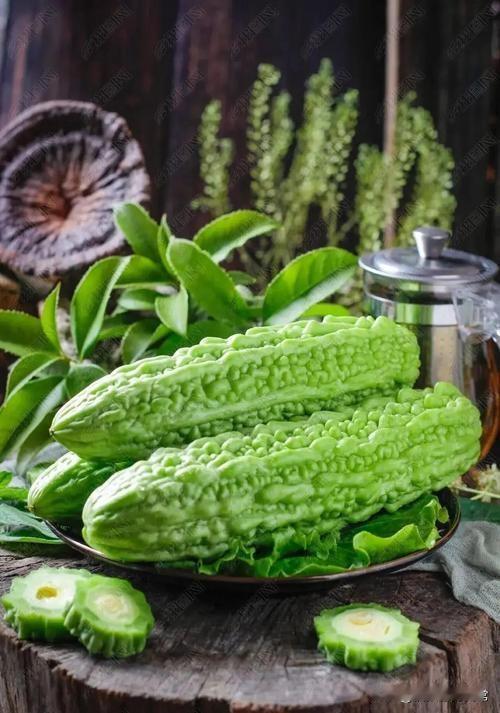 1月20日就是大寒节气了，人们都说吃东西要忌嘴，尤其是螃蟹，生鱼片，苦瓜，凉拌菜