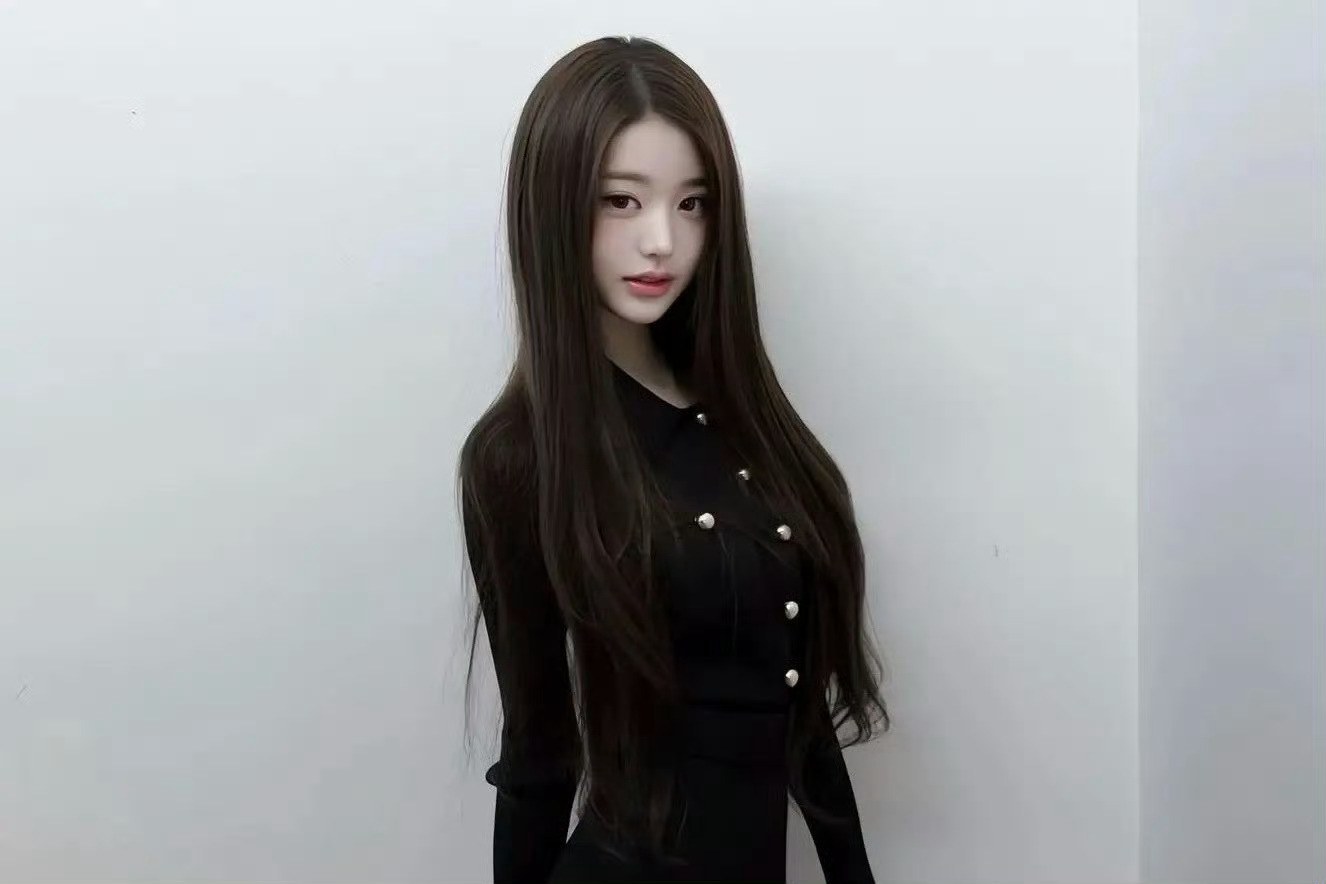 脸蛋够好看无论在什么设备上打印都漂亮而且是不同氛围感的漂亮元英啊你有这张脸你