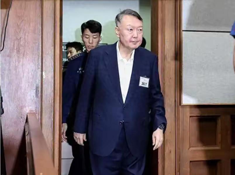 必须隆重表扬！前韩国总统尹锡悦，堪称把“懂法犯法”玩到教科书级别的业界奇才！