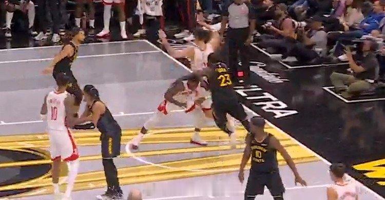 勇不犯规！NBA官方出具了火箭vs勇士比赛的裁判报告，本场比赛一共出现2次漏判，
