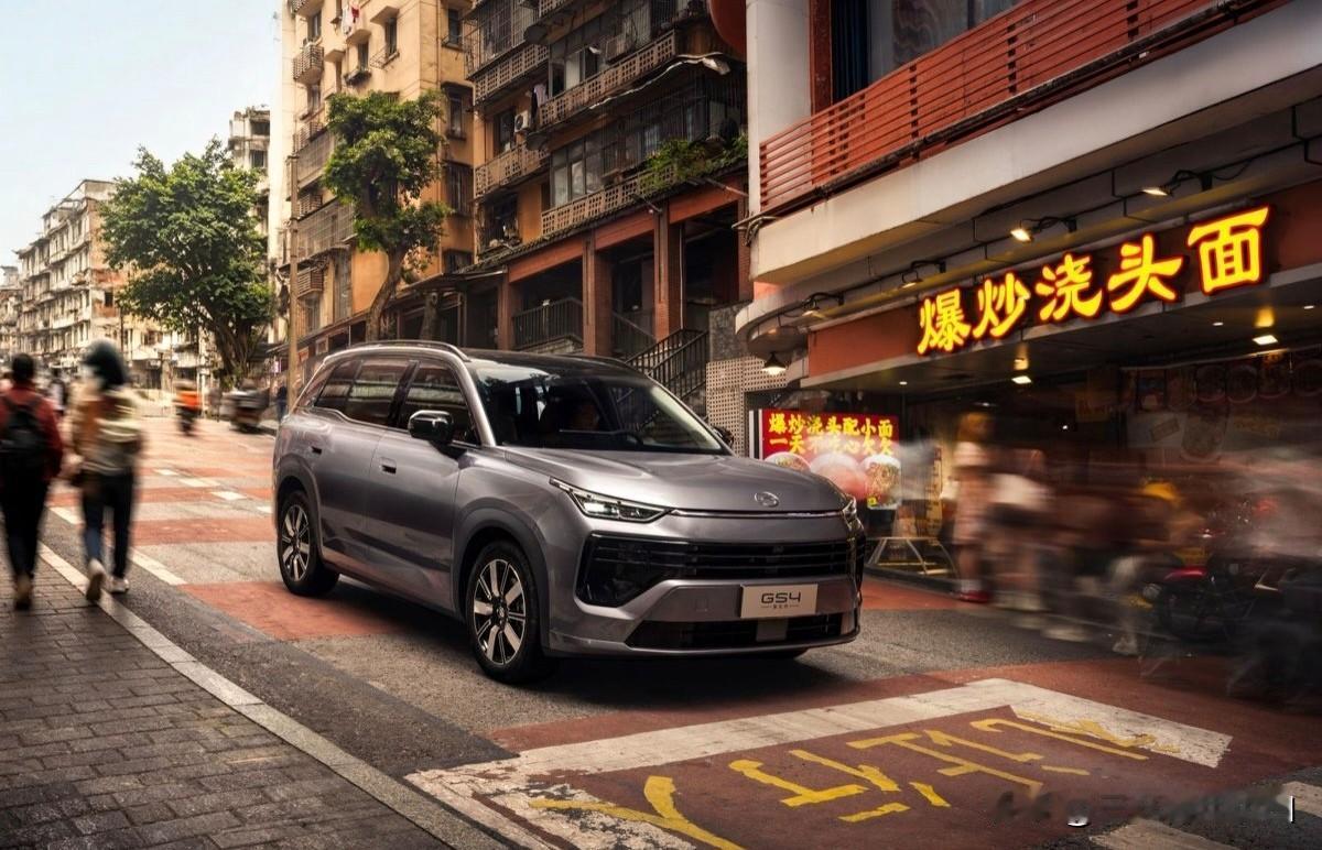 GS4是8万级舒享宽敞的高性价比之选，就去经销店看了看。到店后，实车比图