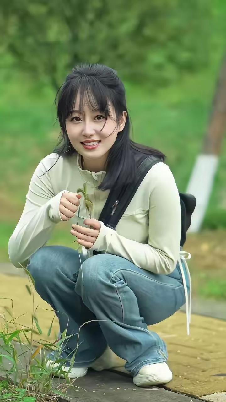 元气少女在公园的清新日常🌿💚