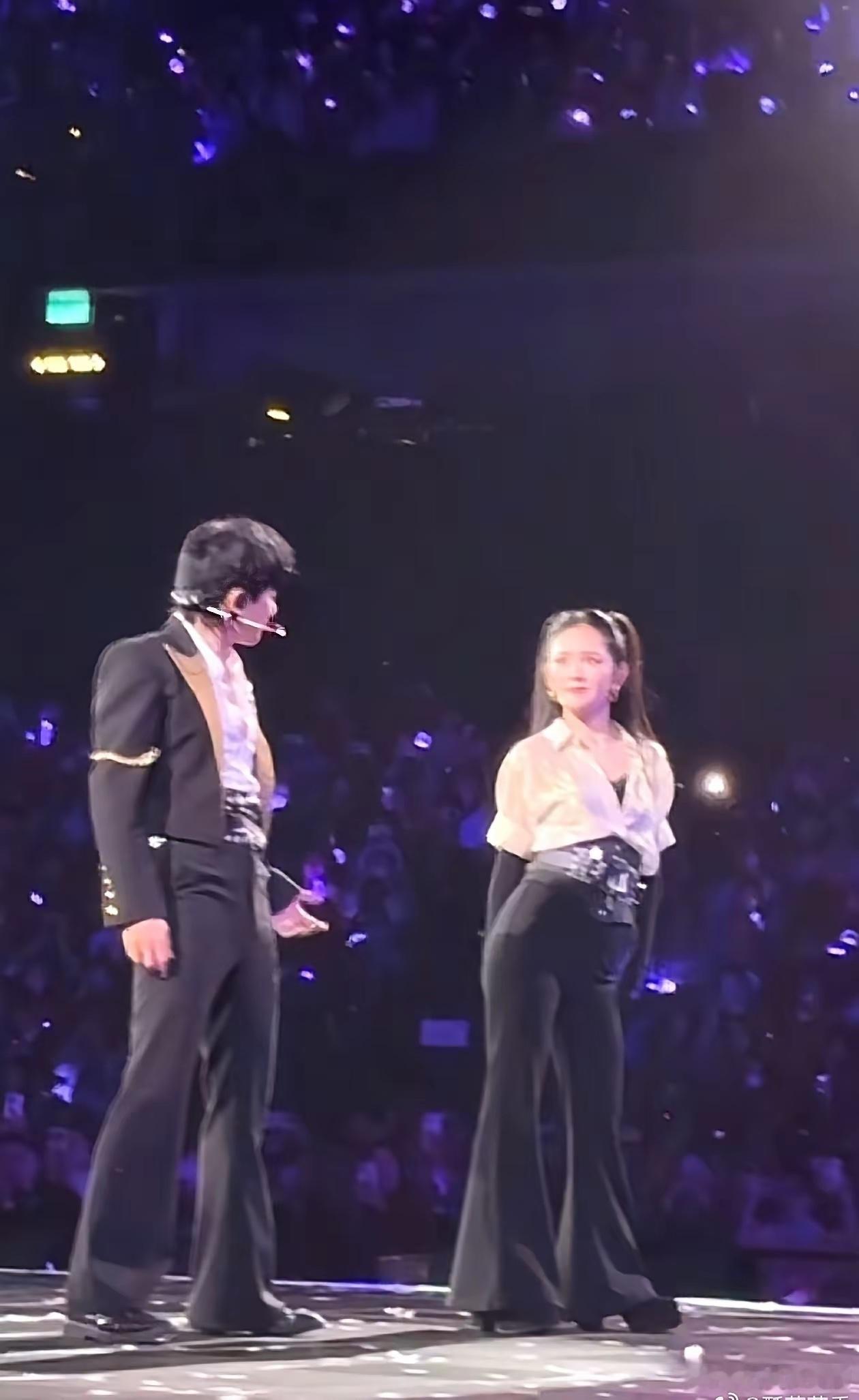 张杰和谢娜真是一家人不进一家门，审美品味如此搭配！