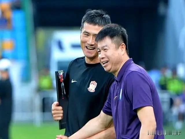 于根伟比邵佳一更适合带国足1，于根伟擅长田忌赛马，懂得抓事物的主要矛盾。18强