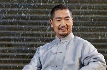 2013年，华谊兄弟以2.52亿买下张国立影视公司，唯一条件就是张国立需签订为期