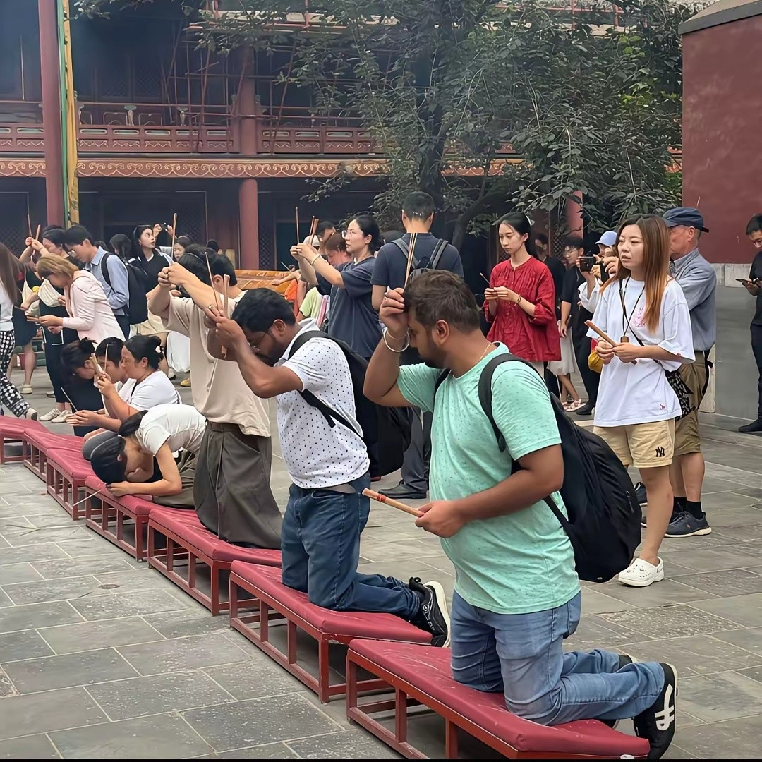 印度人来中国学会了拜佛