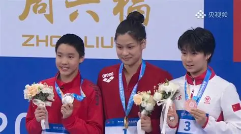 今天亚运会闭幕式现场，亚奥理事会揭晓了本届最有价值女运动员。获奖的，不是5金的余依婷，不是5金的李冰