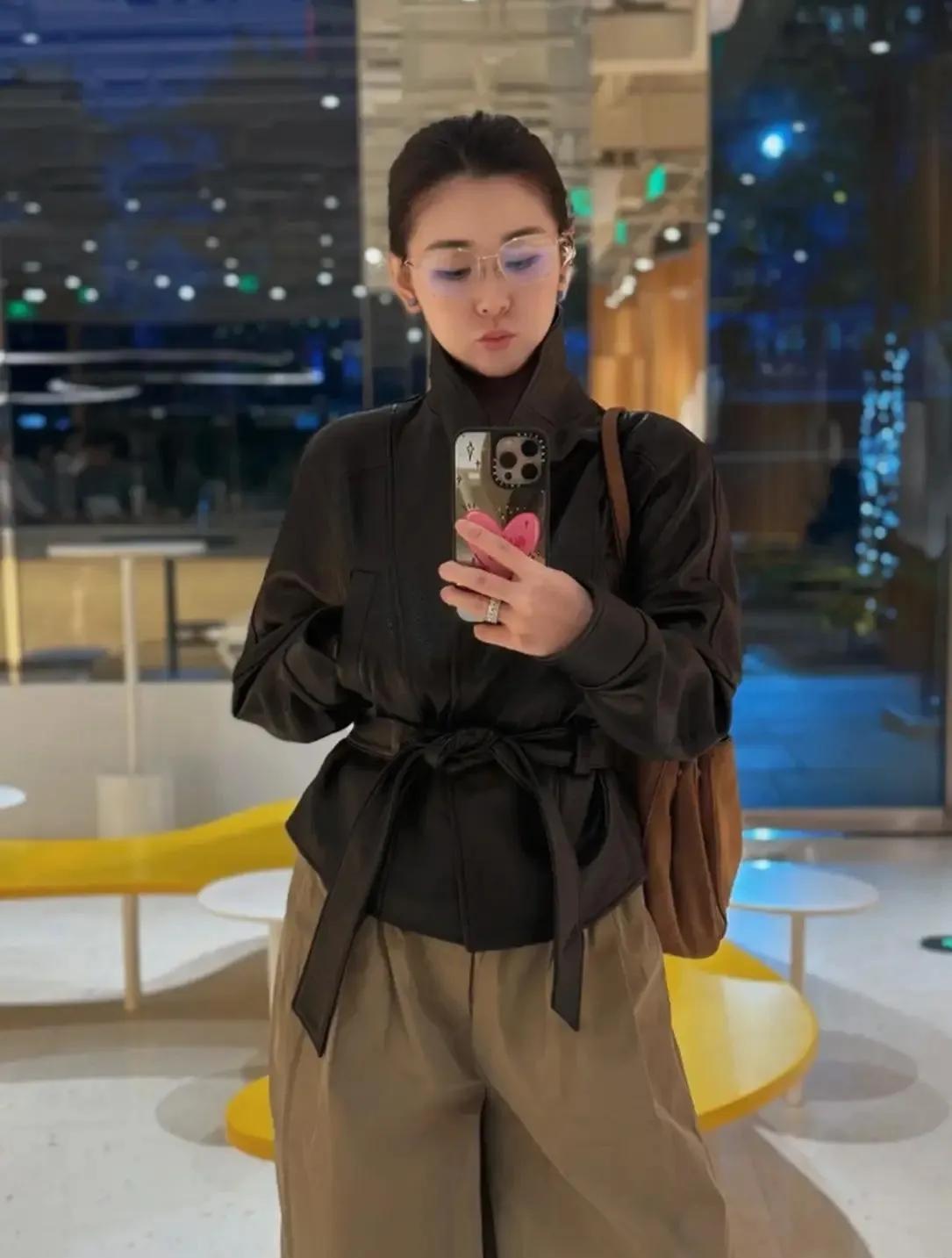 李小萌的“冻龄”人生：嫁富二代享优渥，四十岁仍如少女，豪门生活太让人羡慕！