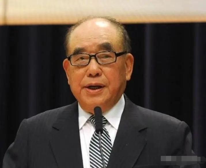 蒋介石侍卫长94岁高龄含泪坦言：蒋公最关键的过错不是败退台湾，而是签署的那个文件