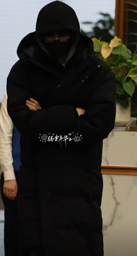 张凌赫新剧义乌试妆，张凌赫温暖系look，谁懂这个凌赫包裹的温暖度啊，从头到脚好