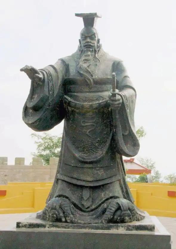 公元前567年，齐灵公出兵灭掉东边的莱子国，大批莱国百姓被迫向西逃难，流落山谷之