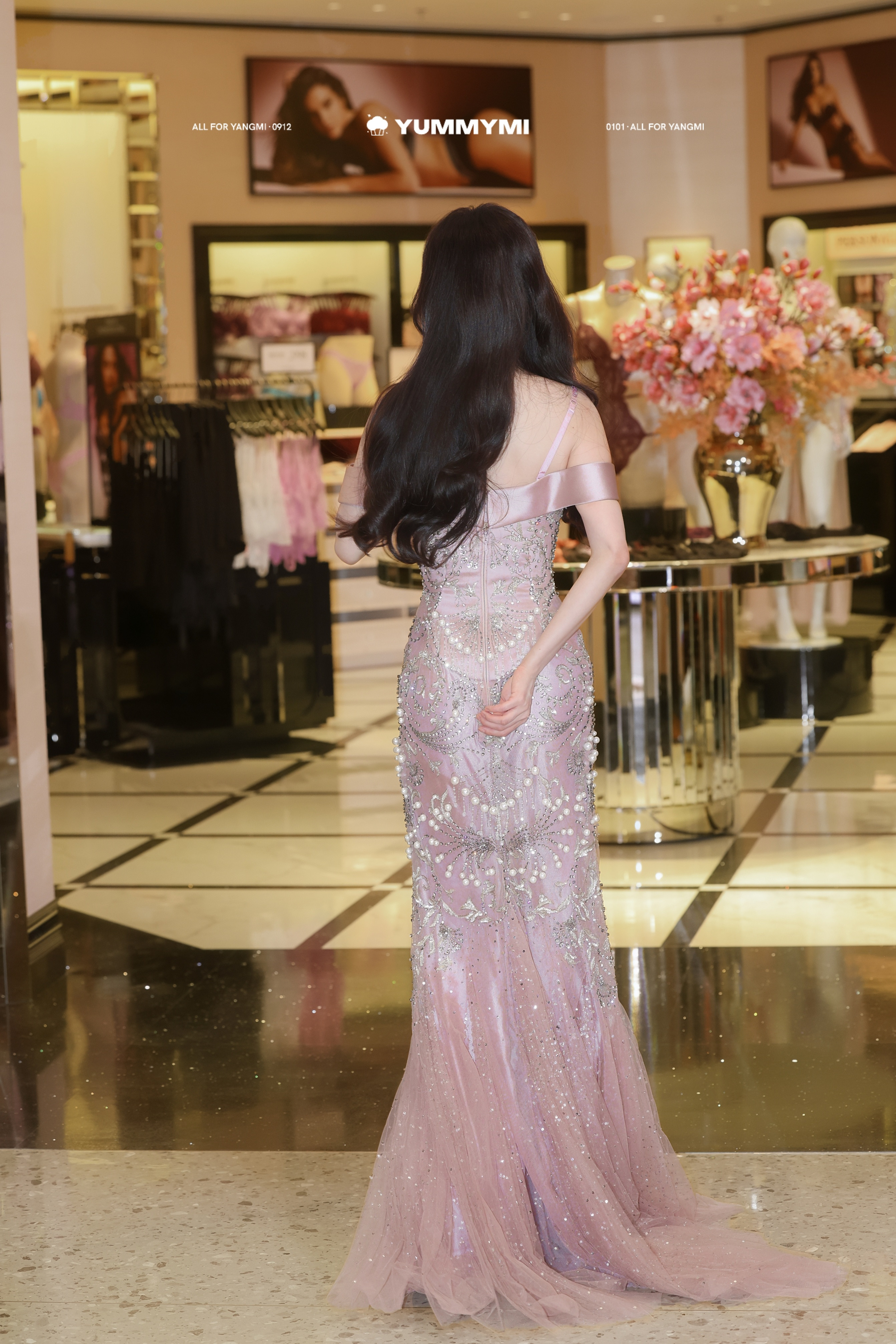 杨幂杨幂美成这样是什么意思维密亚太区品牌代言人杨幂女神你随便吧…​​​