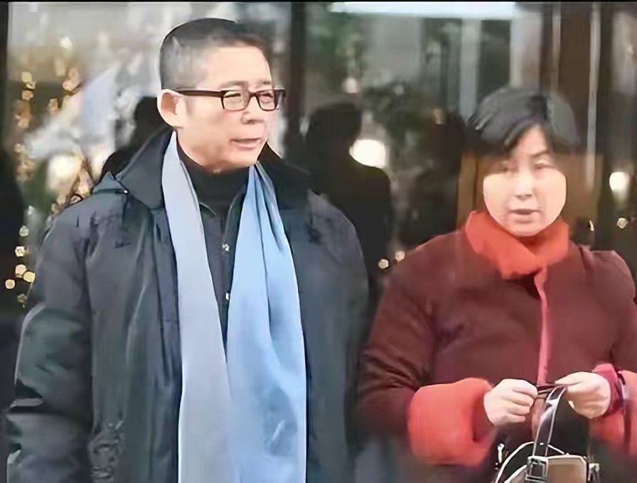 与何超琼同居14年，至今没领证没生娃没名分，地位早已超越陈百强​