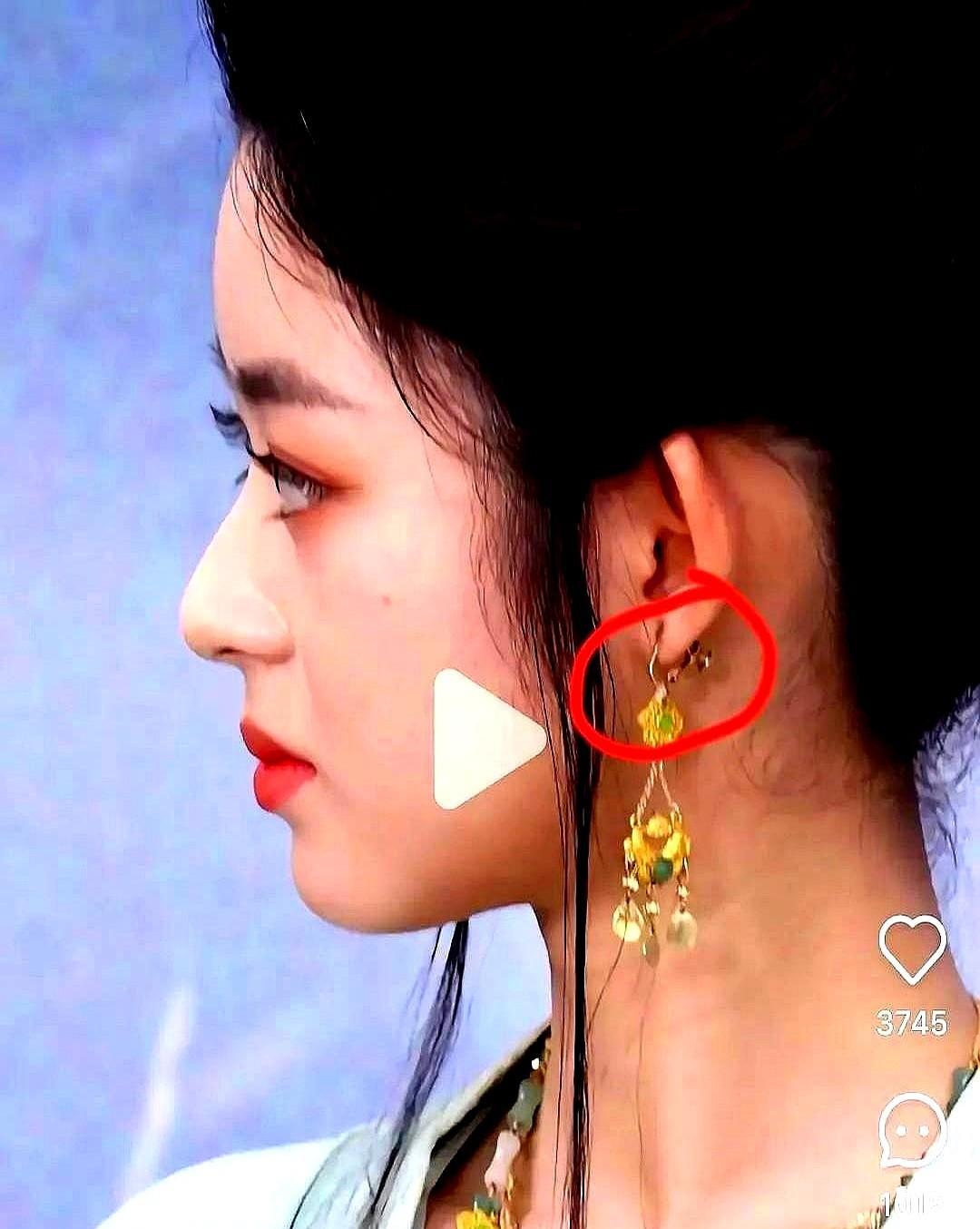 没想到黄杨钿甜的事情居然还有后续！不仔细看不知道，仔细一看真是吓一跳，原来黄杨
