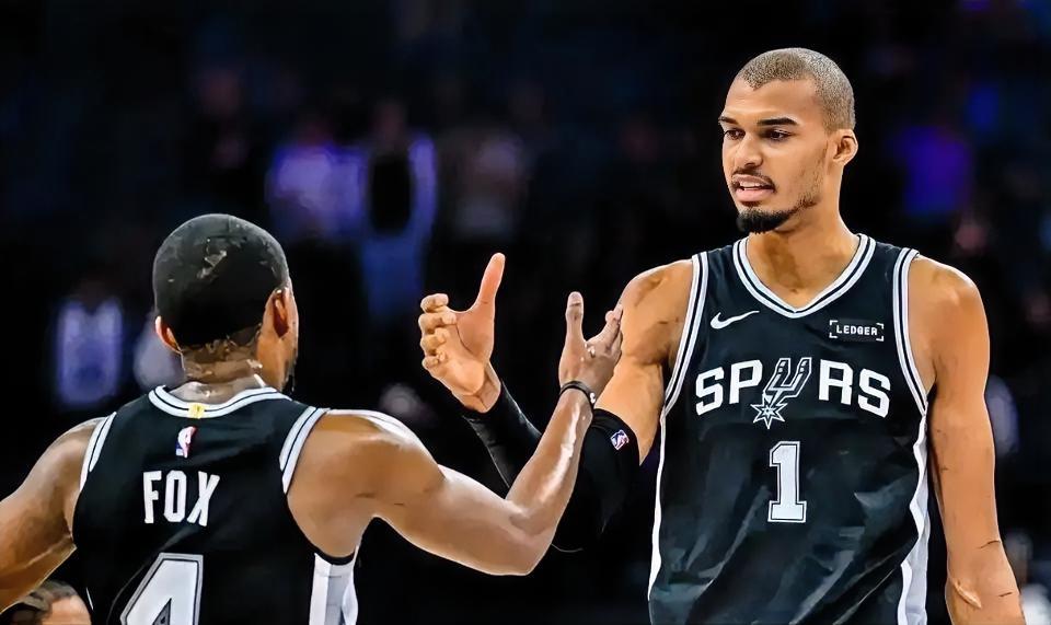文班真的成熟了！！在今日将迎来NBA总决赛G4马刺客场挑战尼克斯，在开打之前，有