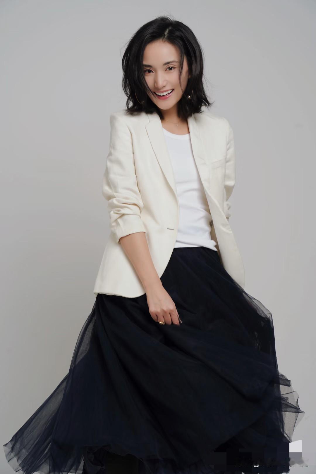海哈金喜离开北京：她不是退圈，是换了个更大的舞台离婚后，海哈金喜没有在北京纠