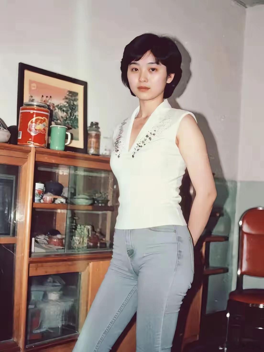 1992年，深圳的外贸企业白领。[玫瑰]​​​