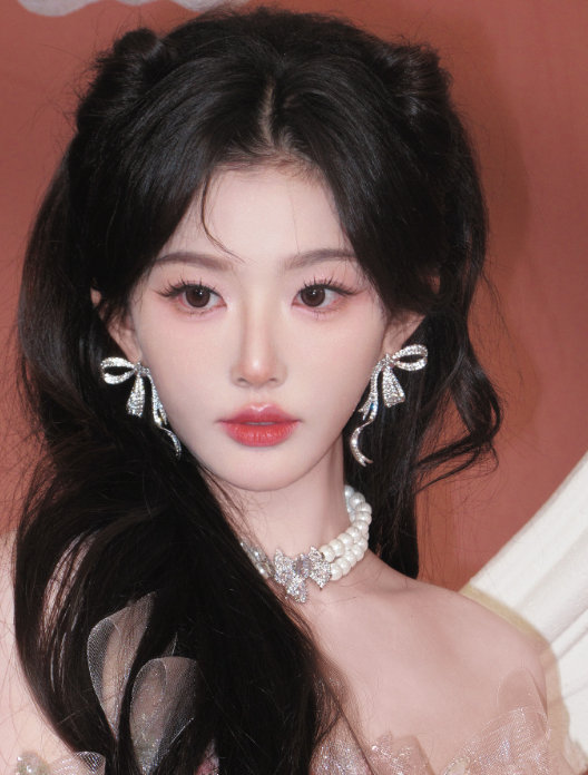 孔雪儿白纱裙水蜜桃仙子！