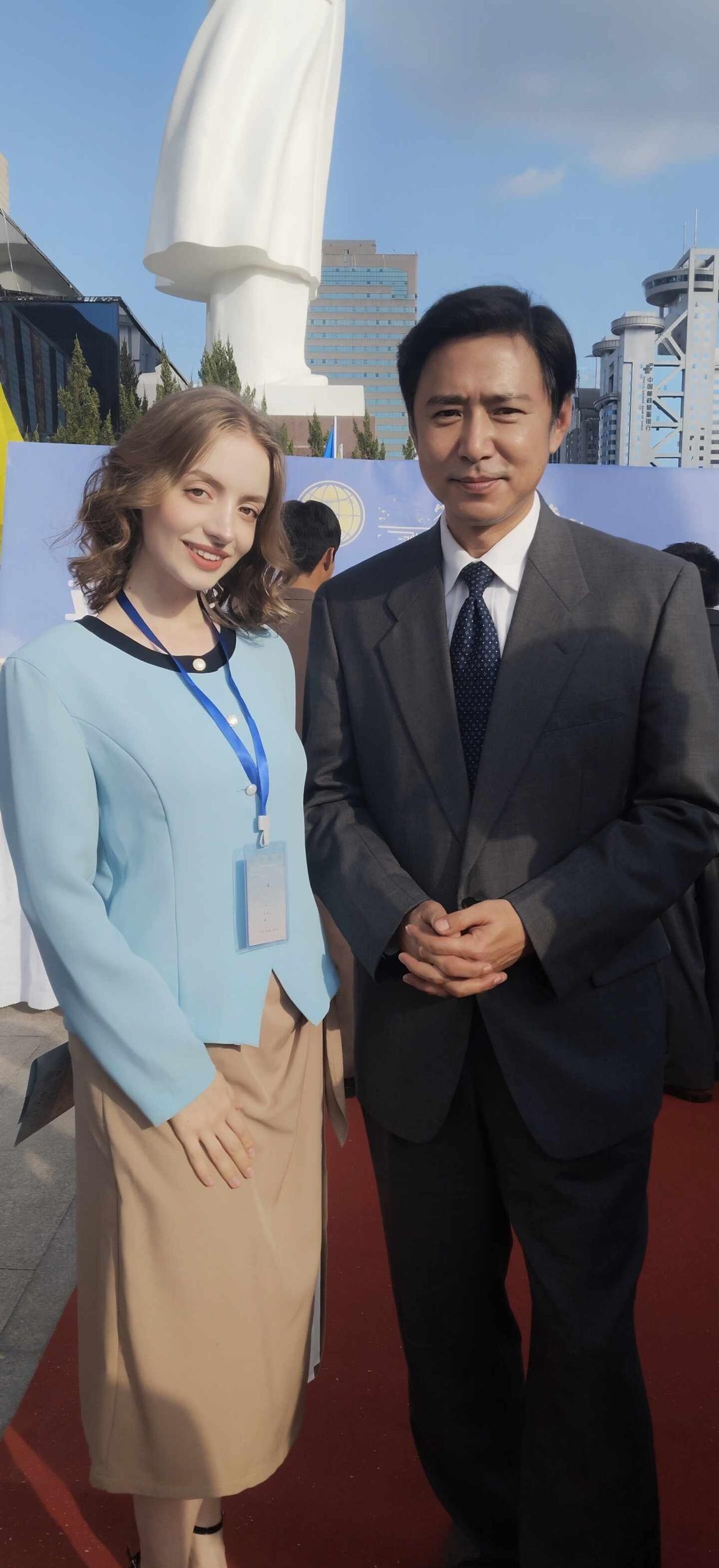 和高鑫老师同框，认出来了吗？厦门外国人外国模特厦门模特厦门外国模特外国