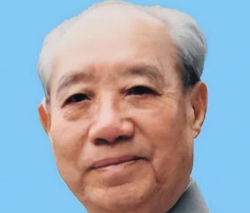 2015年，100岁的汪东兴临终前说出了一个秘密，并且含泪说道：“主席，我没有出