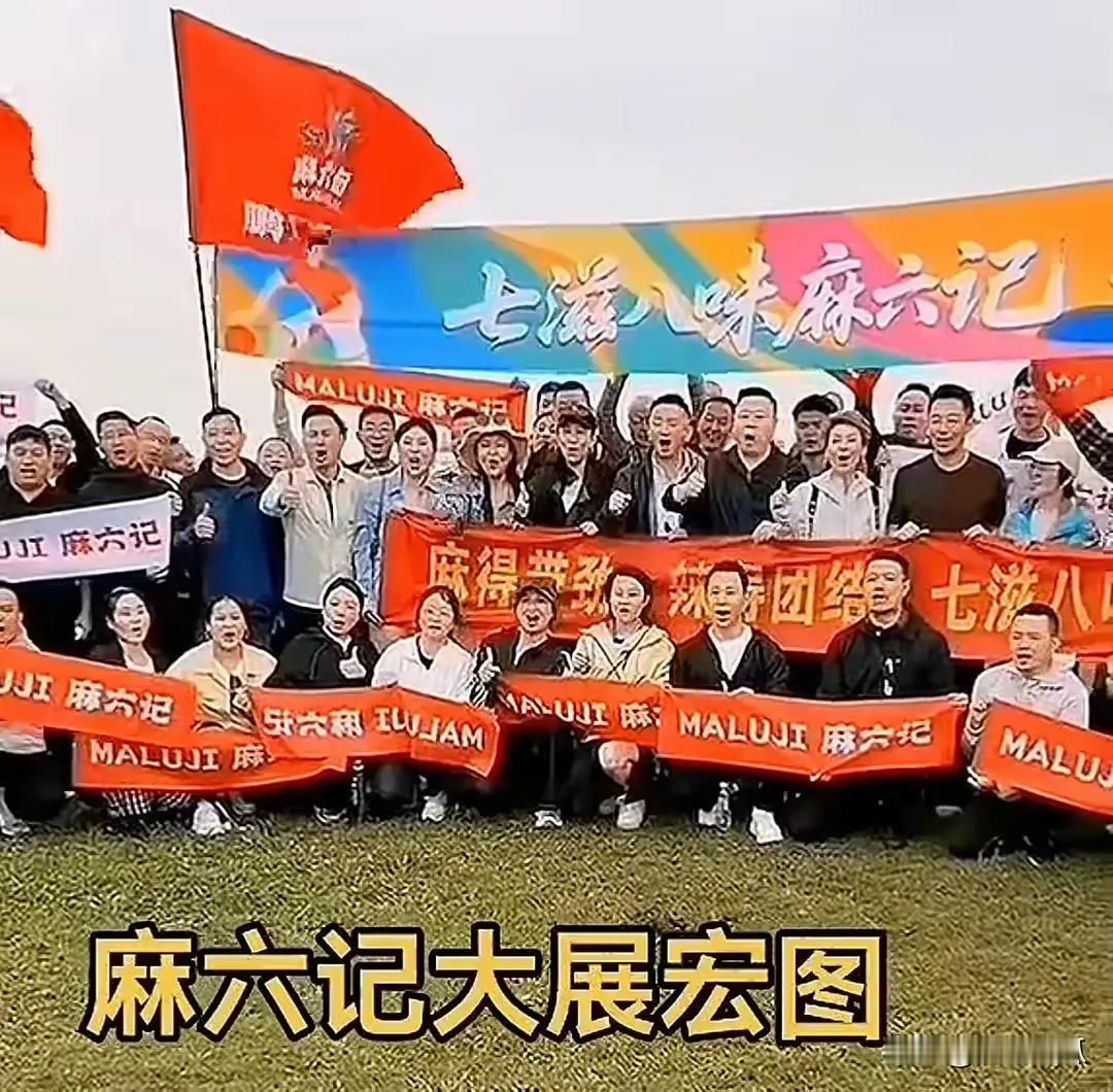 汪小菲儿子箖箖侧脸曝光!单眼皮小帅哥简直复刻老爸基因，父子俩同款五官直接冲上热搜