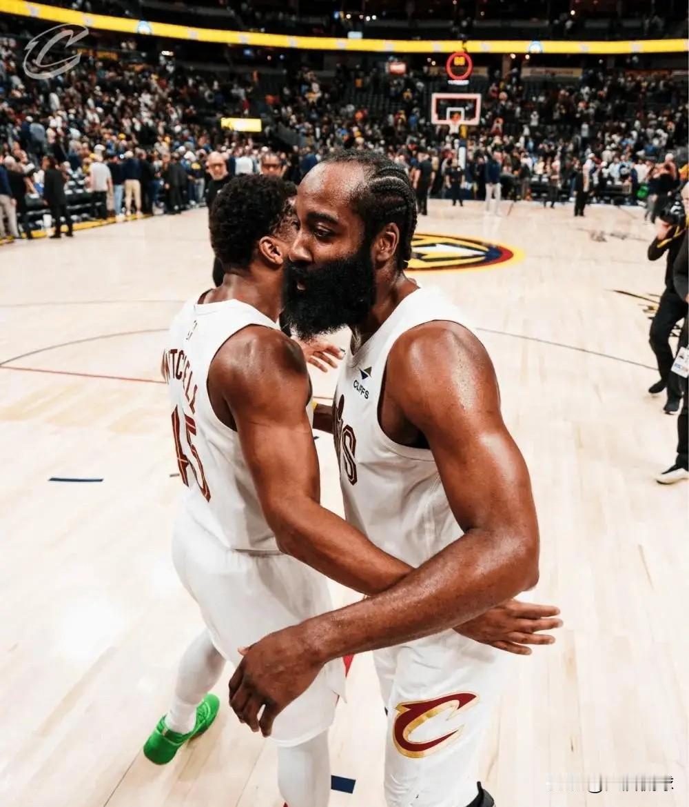 哈登来骑士的目的就是总冠军！只希望登哥能快乐的打球，冠军这东西还是顺其自然就