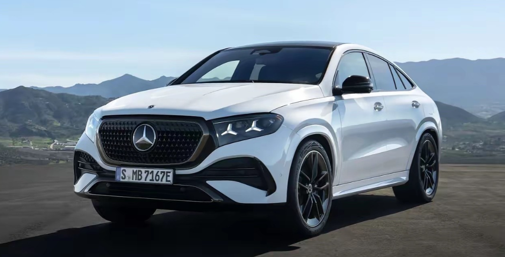 好吧，新款奔驰GLE正式发布，自己这也终于晋升为老款车主了。这前脸换成AMG的