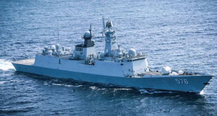 这下硬气了！中方警告美军封锁：不得阻挠我船只通过海峡！4月13号，多家国际媒