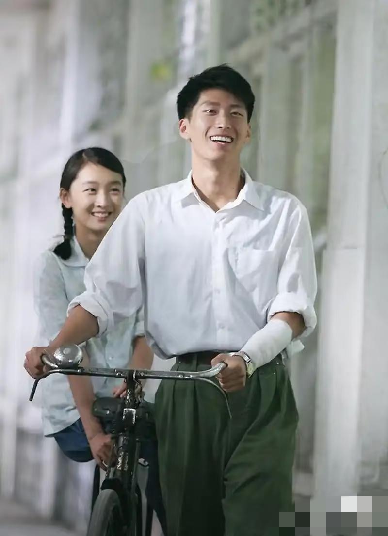 被《人民日报》中这段话治愈了:“走着走着，已经是秋天了，人生总有太多来不