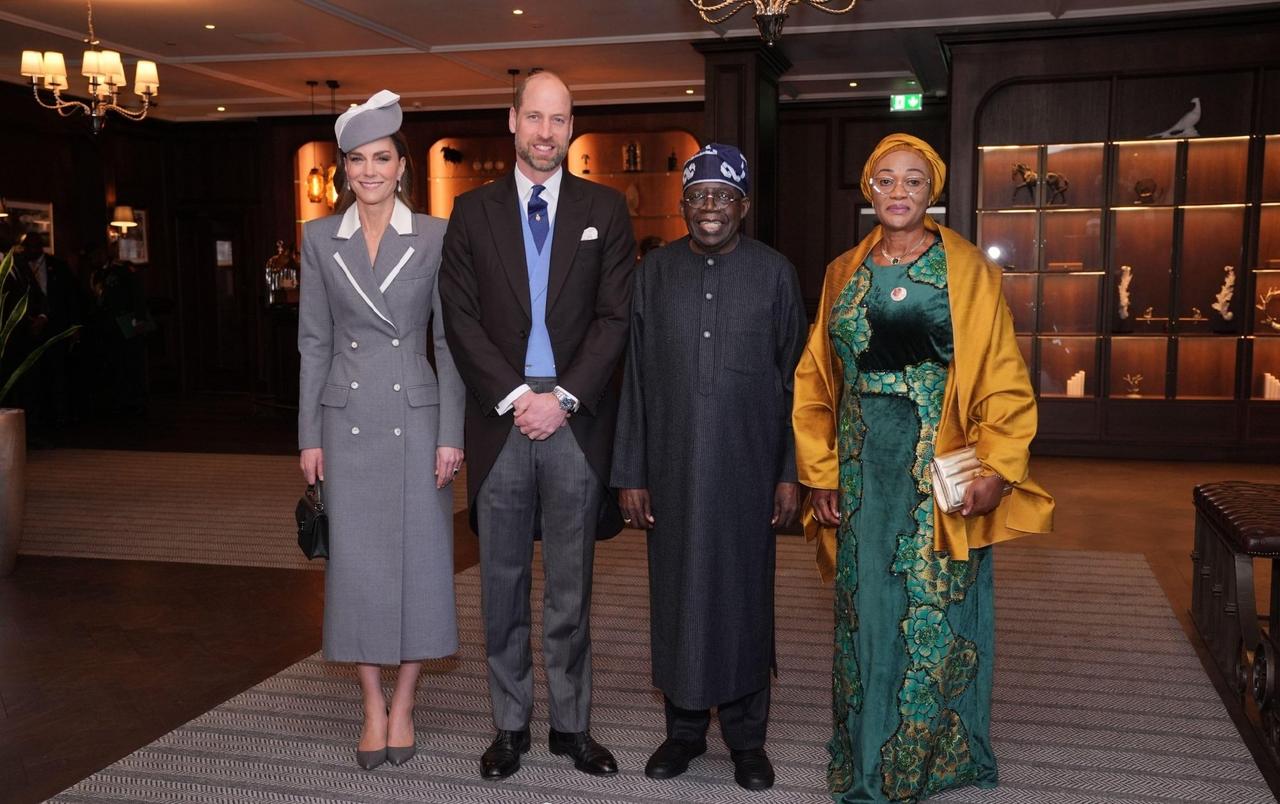 凯特王妃新照片，没想到王妃穿上灰色这么美！3月18日，威尔士亲王夫妇代表查尔斯