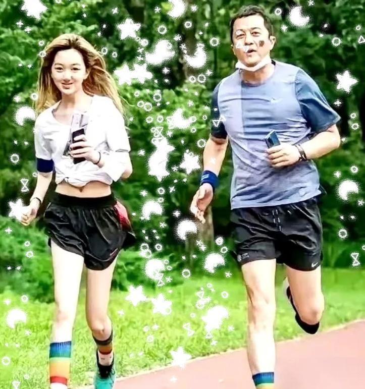 “爸，你负责继续折腾，我负责让你饿不死。”真的，刷到李嫣这句话，我愣了半天。