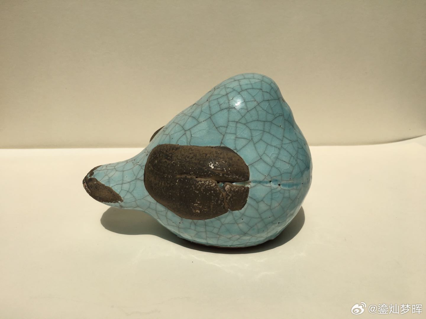 每周鉴赏收藏精品之北宋官窑天青釉塑鸟北宋瓷器中的汝官不分，曾经困