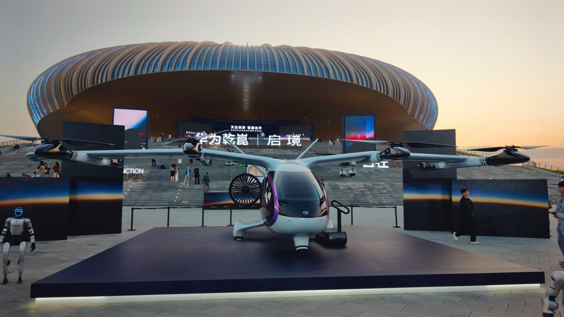 广汽高域GOVY两款飞行汽车出现在华为乾崑｜启境发布会现场，难道华为要进低空飞行