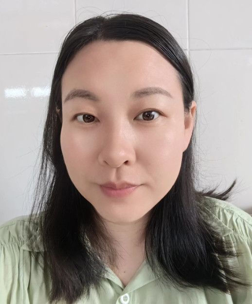 我有3个姑，但是姑父都不在。大姑父去世，我大姑有2个孩子。儿子和女儿，儿子三十多
