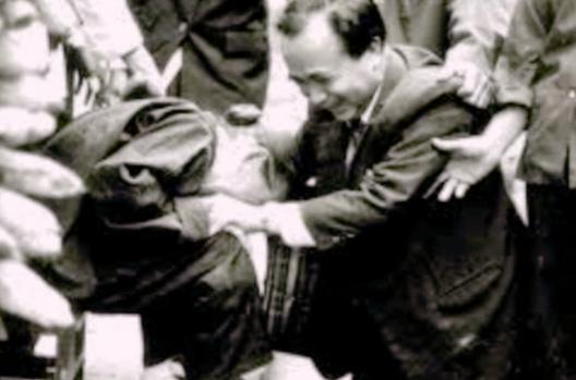 1990年，已经离休的开国上校黄汉基向组织打了报告，提出：“我要赴台探亲，”组织