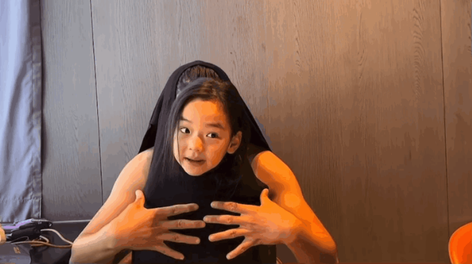 高云翔社交媒体停更4个月，今日凌晨终于更新了，和女儿小酒窝的互动，也许是对张
