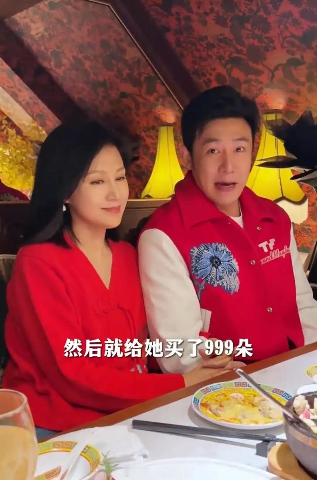 陆毅鲍蕾一家四口过情人节，夫妻甜蜜秀恩爱，贝儿小叶子没眼看！