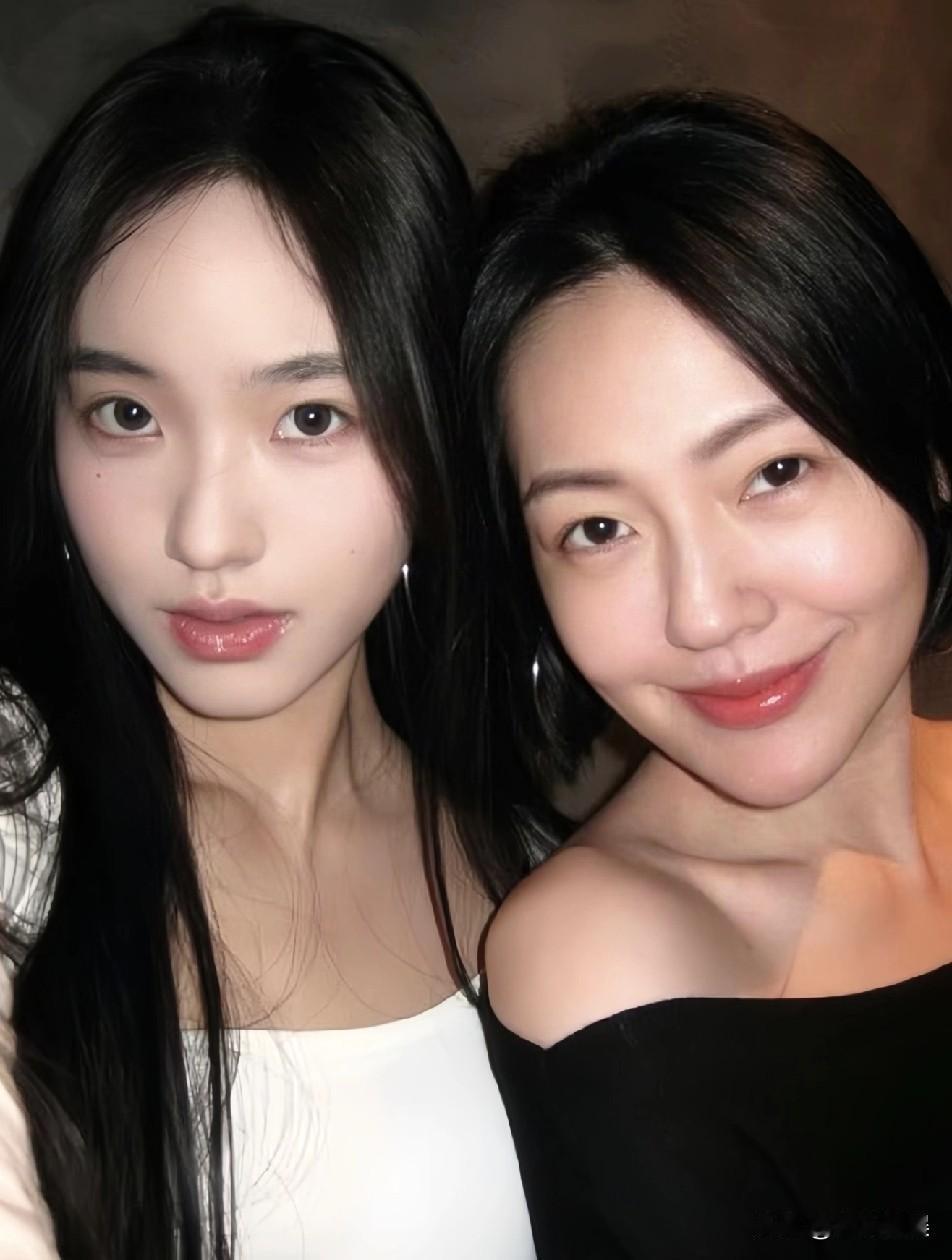 小S二女儿许韶恩，冲上热搜3月17日晚，小S的二女儿许韶恩（Lily）冲上