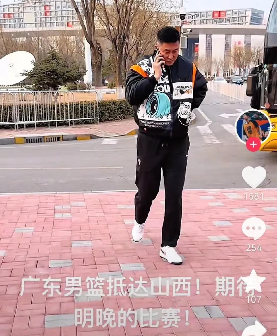 广东到山西看点多，胡明轩粉丝多，库克跟队学习，二飞才是真正回家广东队到新疆，