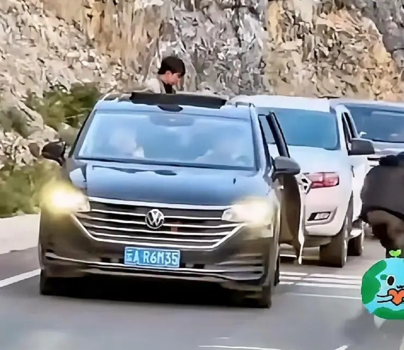 独库公路的这台云A车算是火出圈了，遭到全网唾骂！这个视频都出了几天了，按道理