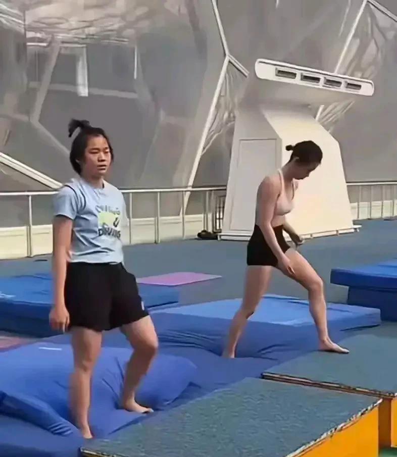 全红婵输给陈芋汐不是技术和心态的问题，身体发胖是致命“伤”，从她和陈芋汐的身形对